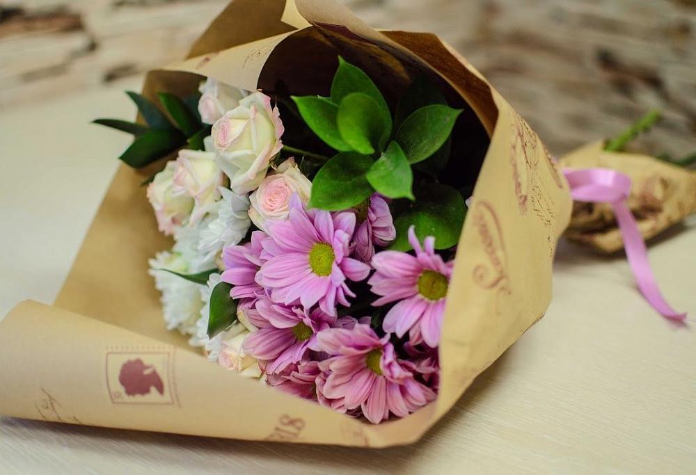 Букет цветов из: Розы и Хризантемы в Урожайном