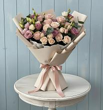 Букет цветов из:  Розы и Лизиантусы в Урожайном