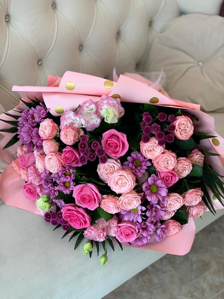 Букет цветов из: Хризантемы, Розы и Лизиантусы в Урожайном