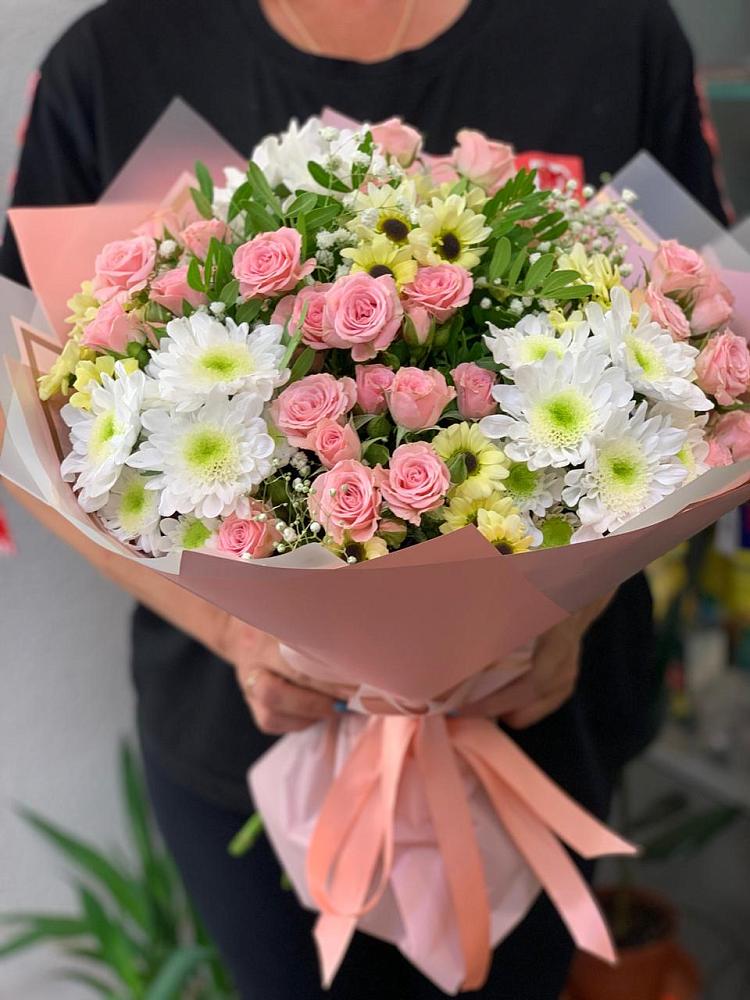 Букет цветов из: Розы и Хризантемы в Урожайном