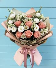 Букет цветов из:  Розы, Альстромерии и Лизиантусы в Урожайном