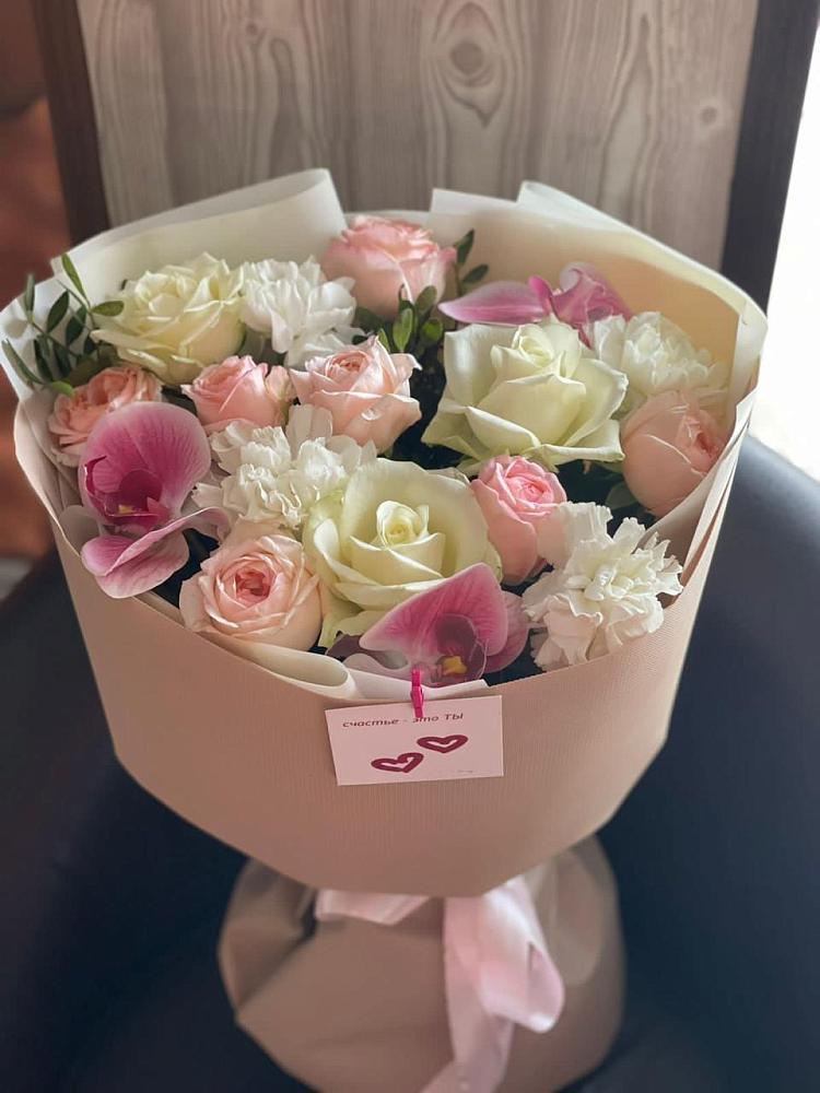 Букет цветов из: Орхидеи, Розы и Гвоздики в Урожайном