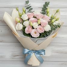 Букет цветов из:  Лизиантусы в Урожайном