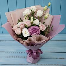 Букет цветов из:  Розы и Лизиантусы в Урожайном