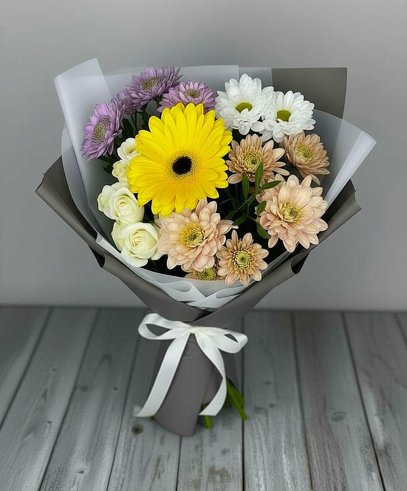 Букет цветов из: Розы, Герберы и Хризантемы в Урожайном