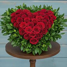 Цветочная композиция из Розы в виде сердца в Урожайном