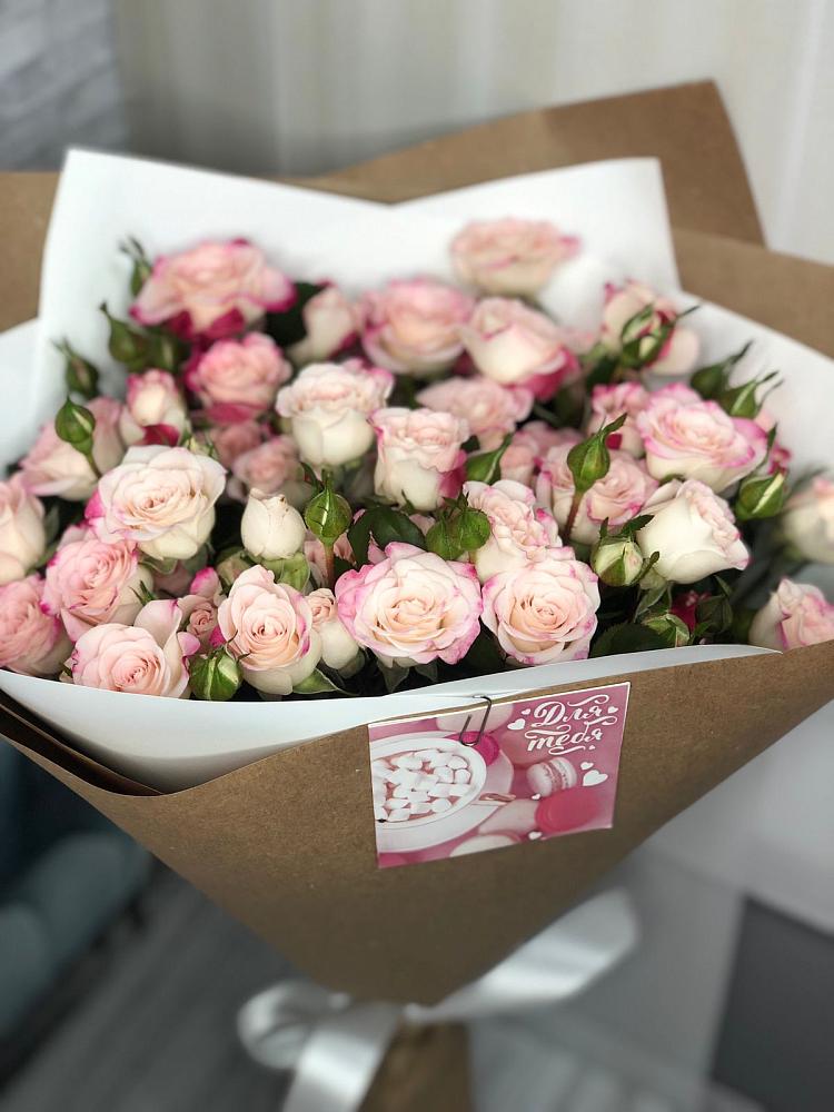 Букет цветов из: Розы в Урожайном