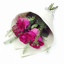 Букет цветов из:  Розы в Урожайном