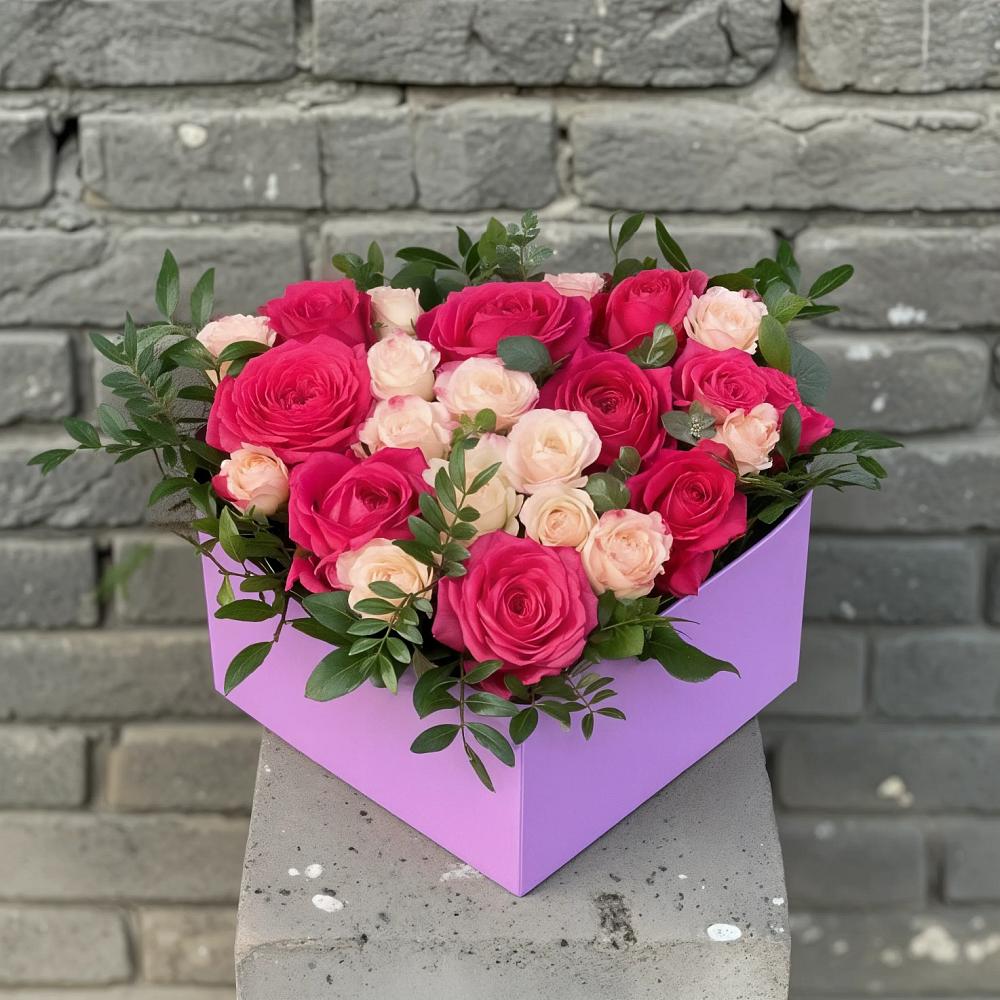 Цветочная композиция из Розы в коробке в Урожайном