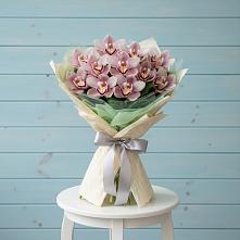 Букет цветов из:  Орхидеи и Розы в Урожайном