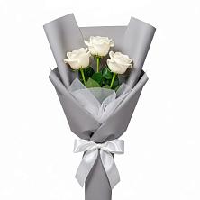 Букет 3 белые розы в Урожайном