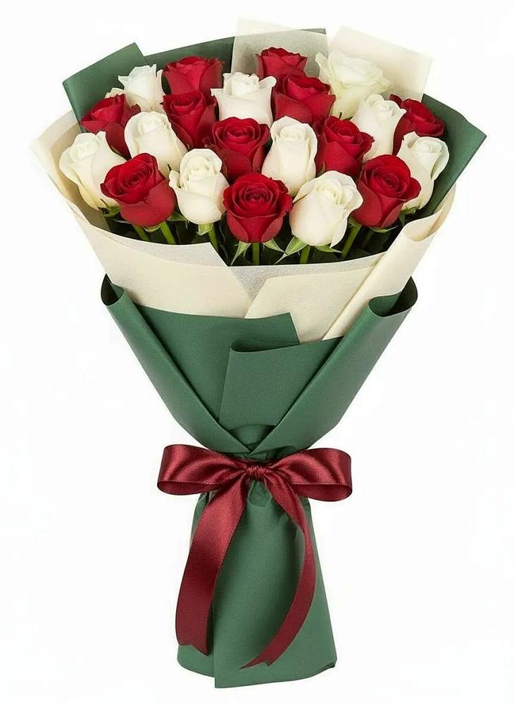 Букет Микс из красных и белых роз в Урожайном