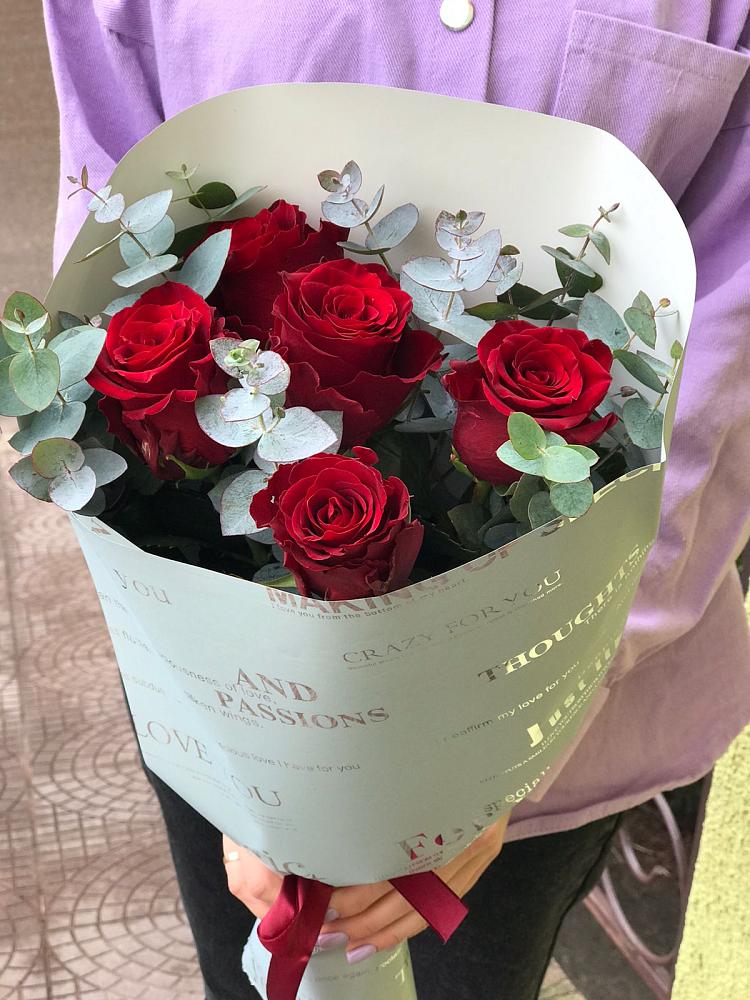 Букет цветов из: Розы в Урожайном