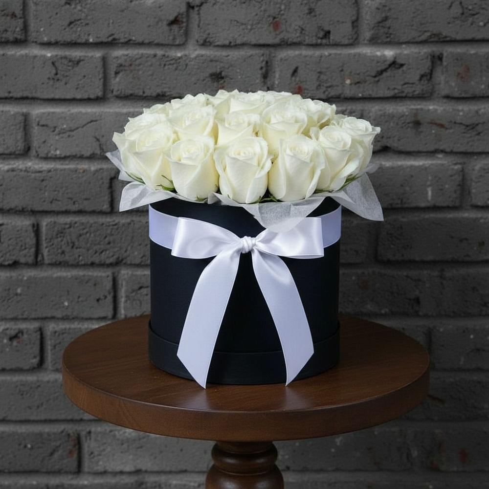 Цветочная композиция из Розы в шляпной коробке в Урожайном