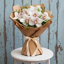 Букет цветов из:  Орхидеи и Розы в Урожайном