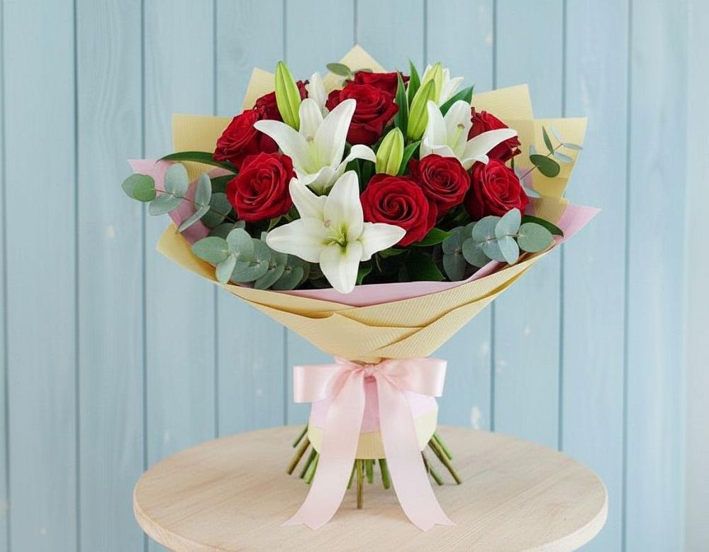 Букет цветов из: Лилии и Розы в Урожайном